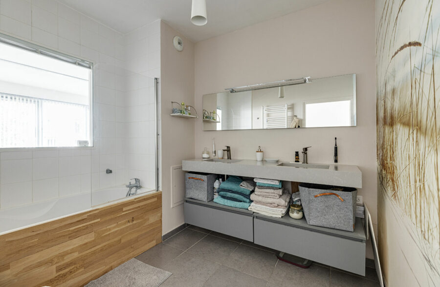 EXCLUSIVITE : LILLE CHU OSCAR LAMBRET : Maison d’architecte de 160 m² – 3 chambres jardin garage