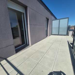 Appartement Haubourdin 2 chambres, double terrasse, parking privatif.
