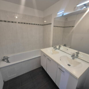Appartement Haubourdin 2 chambres, double terrasse, parking privatif.