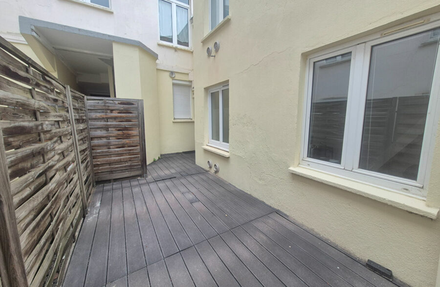 EXCLUSIVITÉ LILLE WAZEMMES / SAINT-MICHEL : T1 BIS EN DUPLEX AVEC TERRASSE PRIVATIVE