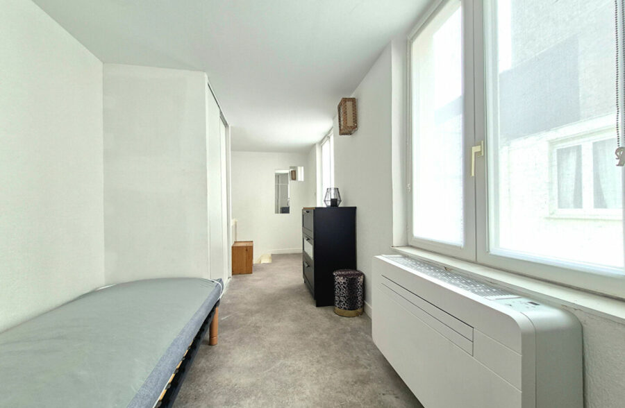 EXCLUSIVITÉ LILLE WAZEMMES / SAINT-MICHEL : T1 BIS EN DUPLEX AVEC TERRASSE PRIVATIVE
