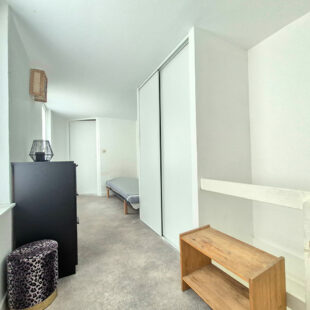 EXCLUSIVITÉ LILLE WAZEMMES / SAINT-MICHEL : T1 BIS EN DUPLEX AVEC TERRASSE PRIVATIVE