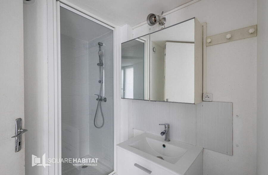EXCLUSIVITÉ LILLE WAZEMMES / SAINT-MICHEL : T1 BIS EN DUPLEX AVEC TERRASSE PRIVATIVE