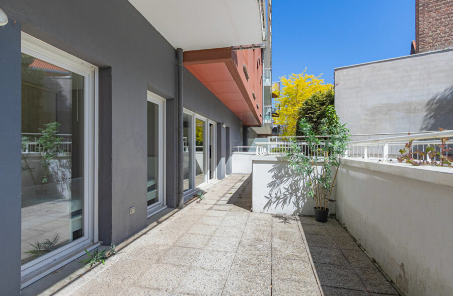 EN EXCLUSIVITÉ ! Appartement T3 avec grande terrasse !! Centre-ville de Roubaix 159 500€ HAI!!