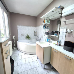 Maison Saint Andre Lez Lille, 4 grandes chambres, cour, cave