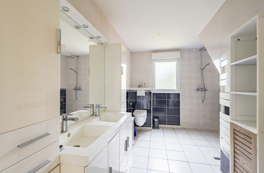 Halluin maison individuelle en semi plain-pied de 150m²