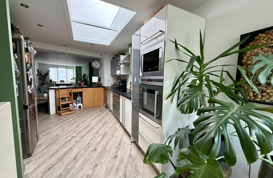 Halluin Maison de 150 m², 4 chambres, bureau et jardin.