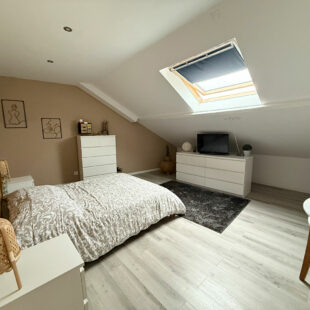 Halluin Maison de 150 m², 4 chambres, bureau et jardin.