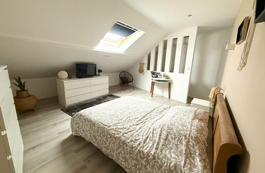 Halluin Maison de 150 m², 4 chambres, bureau et jardin.