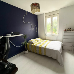 Halluin Maison de 150 m², 4 chambres, bureau et jardin.