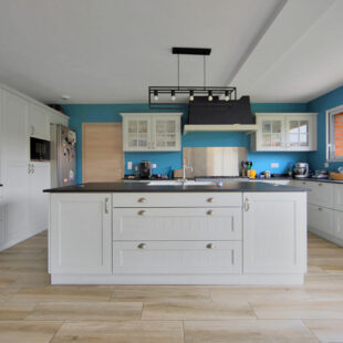Maison Bachy 6 pièce(s) 209 m2