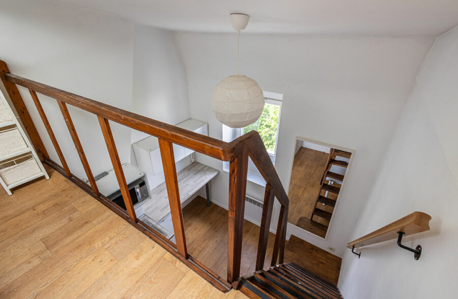 LILLE SEBASTOPOL : TYPE 1 BIS LUMINEUX AVEC MEZZANINE
