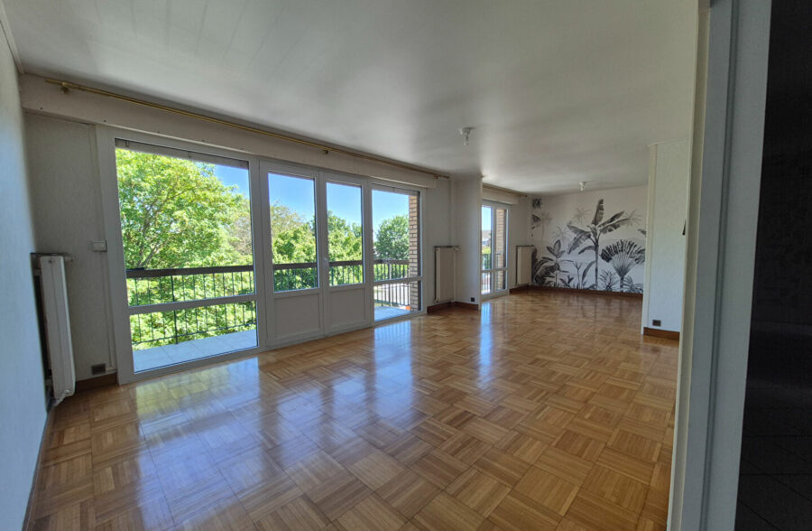Appartement Lens 4 pièce(s) 89.54 m2 , cave , garage.