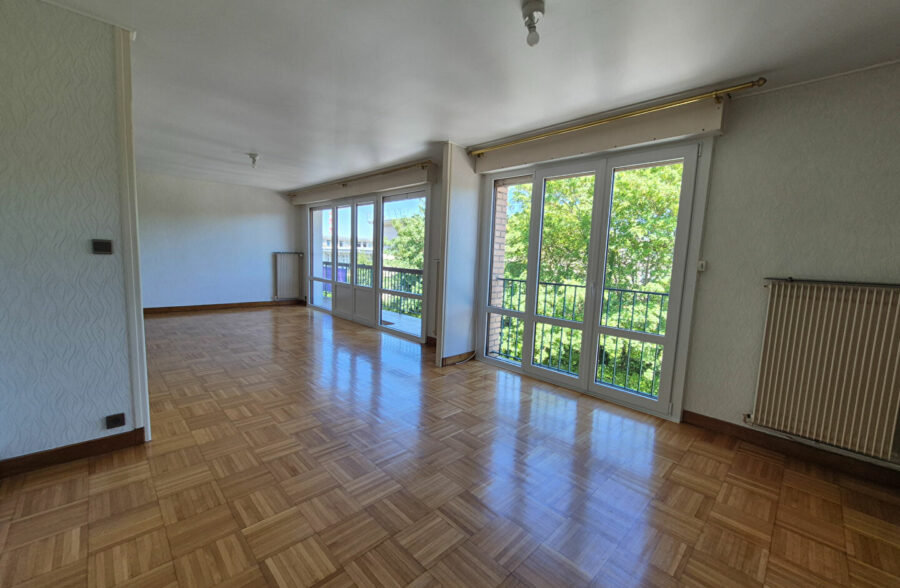 Appartement Lens 4 pièce(s) 89.54 m2 , cave , garage.