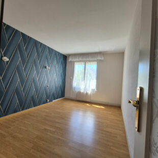 Appartement Lens 4 pièce(s) 89.54 m2 , cave , garage.