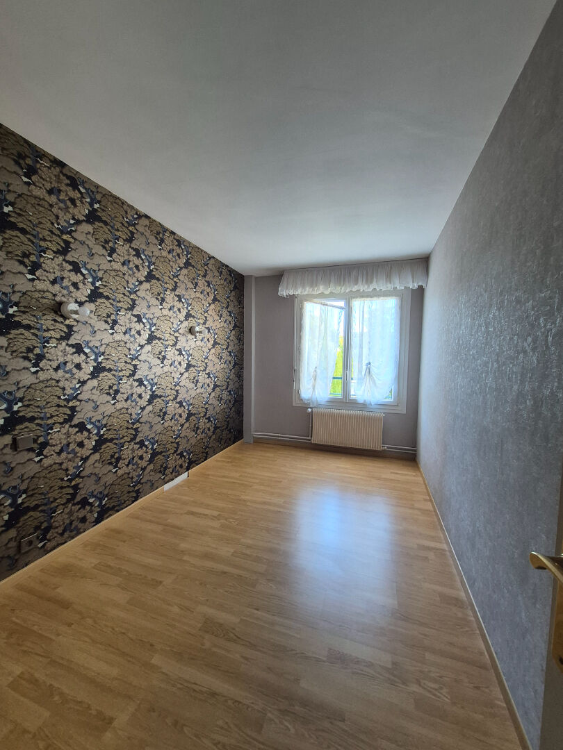 Appartement Lens 4 pièce(s) 89.54 m2 , cave , garage.