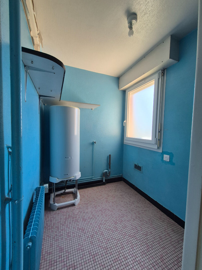 Appartement Lens 4 pièce(s) 89.54 m2 , cave , garage.