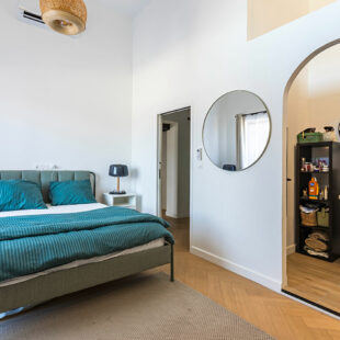 SUPERBE LOFT AVEC TERRASSE ET 2 STATIONNEMENTS A DEUX PAS DU TRAMWAY
