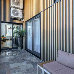 SUPERBE LOFT AVEC TERRASSE ET 2 STATIONNEMENTS A DEUX PAS DU TRAMWAY