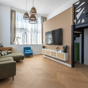 SUPERBE LOFT AVEC TERRASSE ET 2 STATIONNEMENTS A DEUX PAS DU TRAMWAY