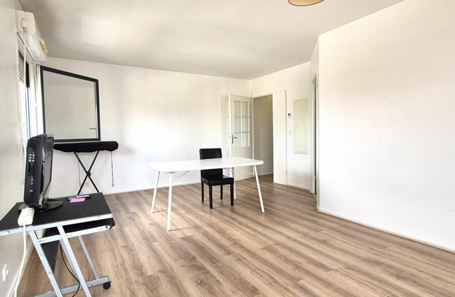 Studio 39m² Roncq Blanc Four