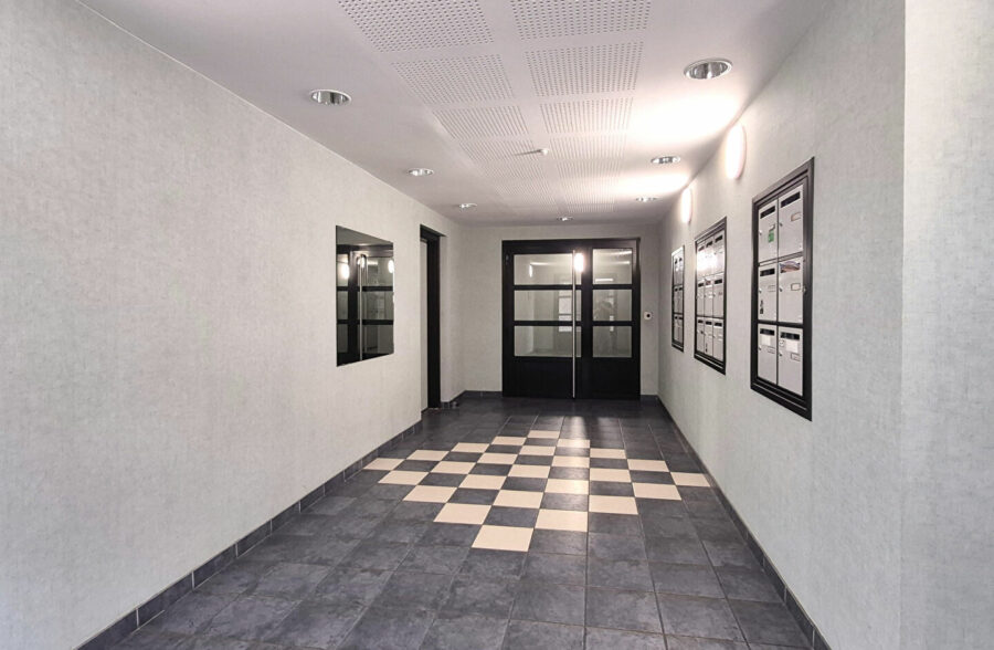 Studio 39m² Roncq Blanc Four