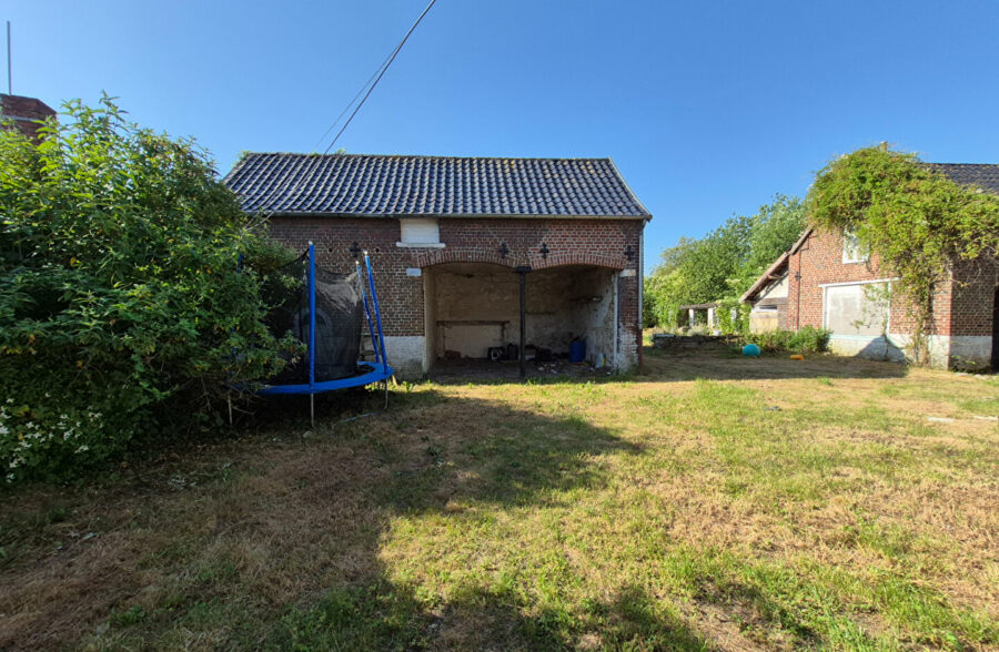 Maison de maître à Rumegies, garages, grand jardin
