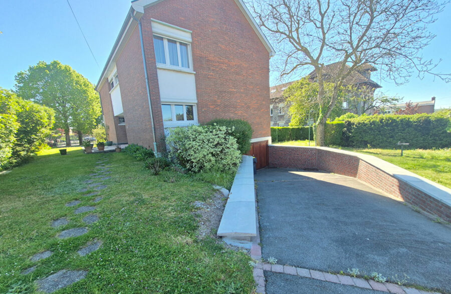 Maison  3 chambres avec sous sol complet