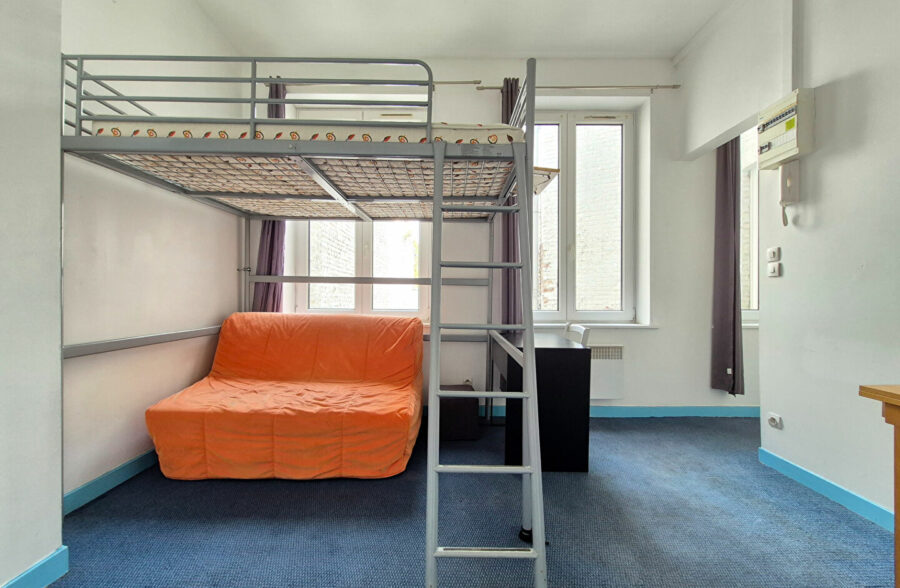 LILLE HYPERCENTRE – RUE NATIONALE : STUDIO MEUBLÉ DE 21,20M² DANS UNE PETITE COPROPRIETE