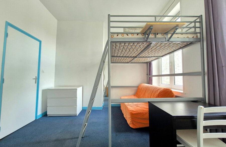 LILLE HYPERCENTRE – RUE NATIONALE : STUDIO MEUBLÉ DE 21,20M² DANS UNE PETITE COPROPRIETE