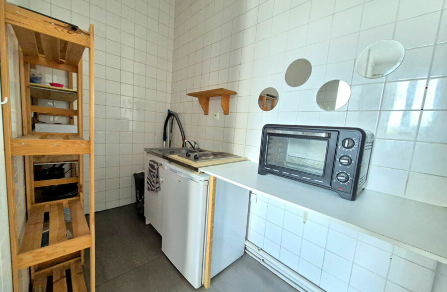 LILLE HYPERCENTRE – RUE NATIONALE : STUDIO MEUBLÉ DE 21,20M² DANS UNE PETITE COPROPRIETE