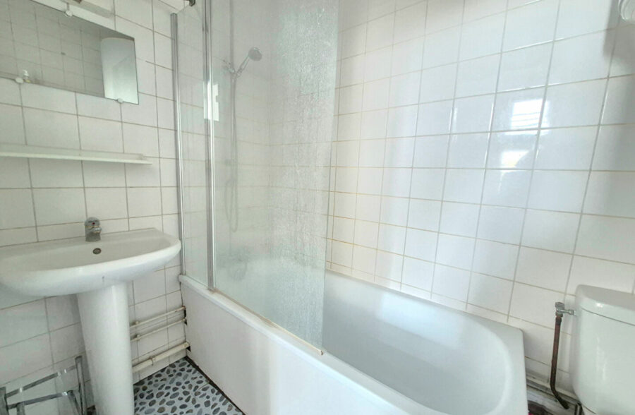 LILLE HYPERCENTRE – RUE NATIONALE : STUDIO MEUBLÉ DE 21,20M² DANS UNE PETITE COPROPRIETE