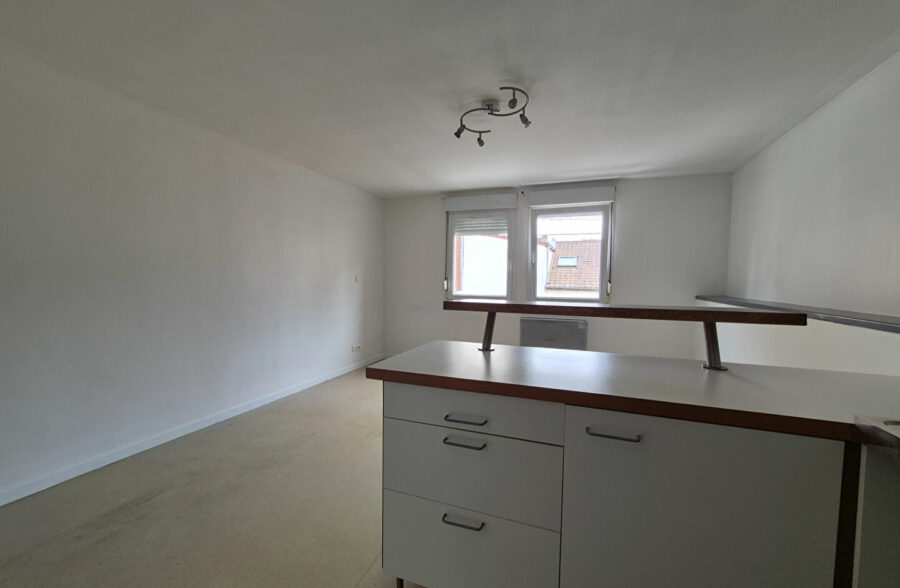 Appartement Lens 1 pièce(s) 24.43 m2+ parking.