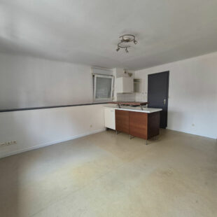 Appartement Lens 1 pièce(s) 24.43 m2+ parking.