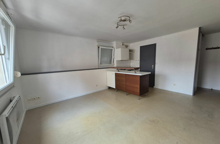 Appartement Lens 1 pièce(s) 24.43 m2+ parking.