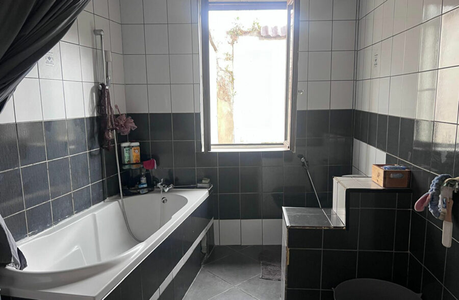 Immeuble à vendre à usage mixte idéal investisseur