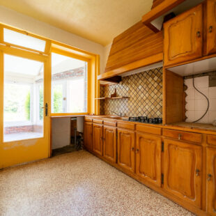 Maison semi-individuelle, 3 chambres, jardin, garage.