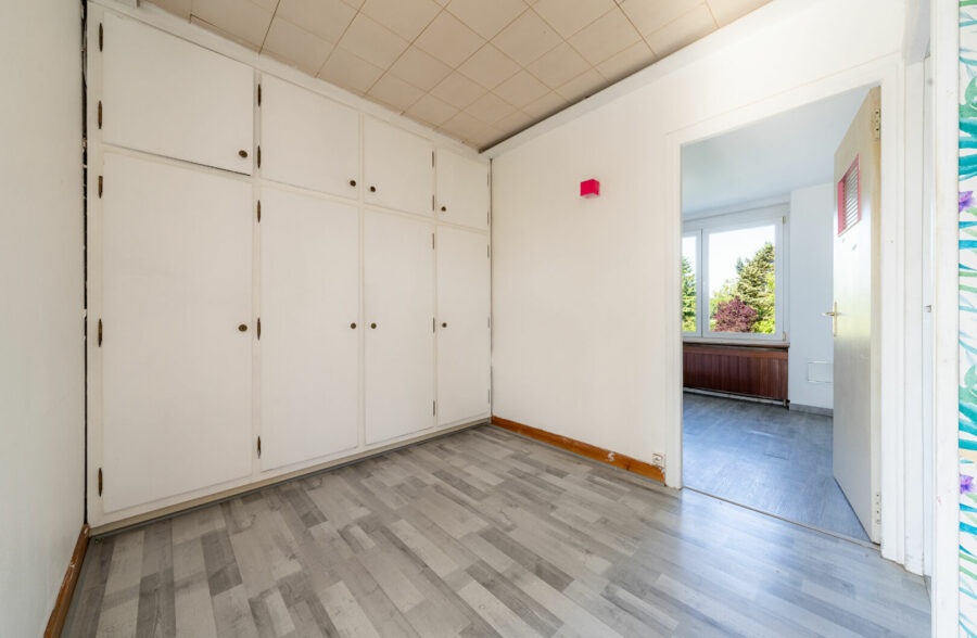 Maison semi-individuelle, 3 chambres, jardin, garage.