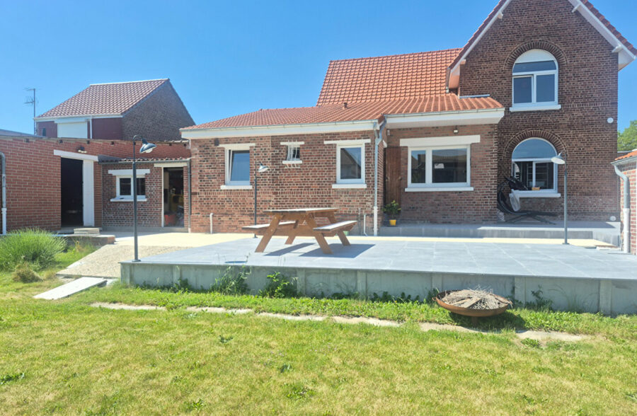 Maison semi plain pied + Double garage