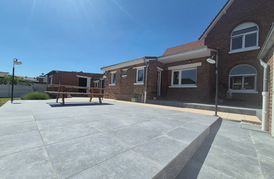 Maison semi plain pied + Double garage