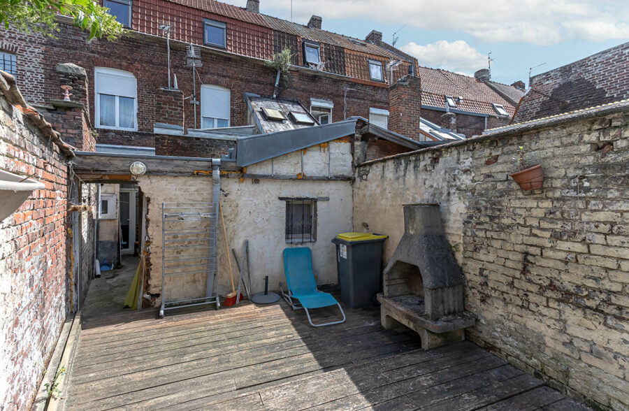En EXCLUSIVITÉ ! Maison familiale 130m² / Investissement à fort potentiel à Roubaix 131 000€  FAII!!!