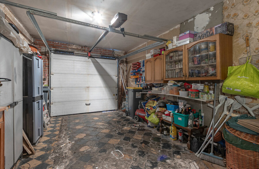 En EXCLUSIVITÉ ! Maison familiale 130m² / Investissement à fort potentiel à Roubaix 131 000€  FAII!!!