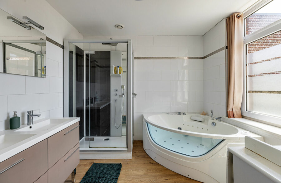 Croix, maison bourgeoise 230 m², 6 chambres, jardin, garage