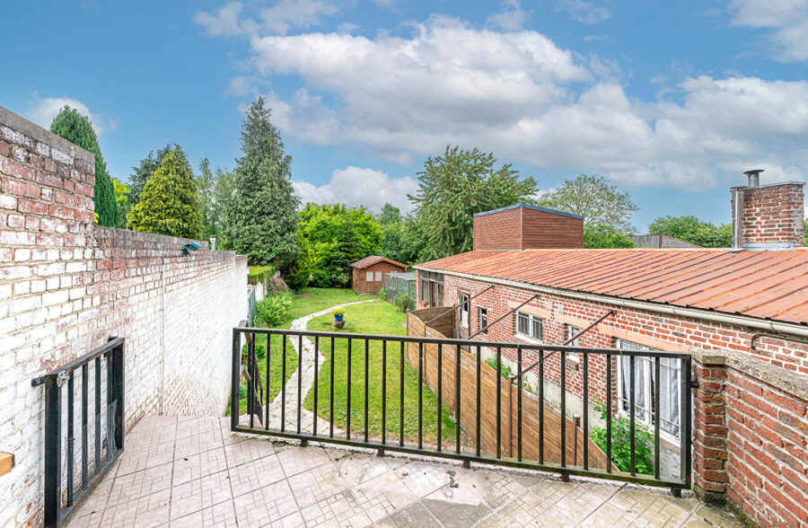 MAISON 3 CHAMBRES ET DOUBLE GARAGE &nbsp;Sous compromis&nbsp;