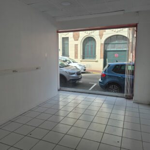 Local commercial Lens