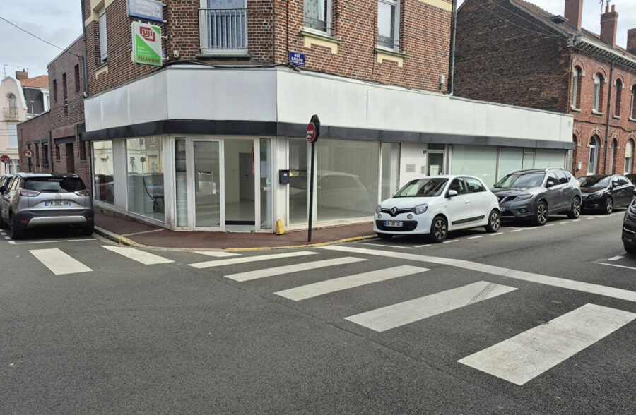 Local commercial Lens
