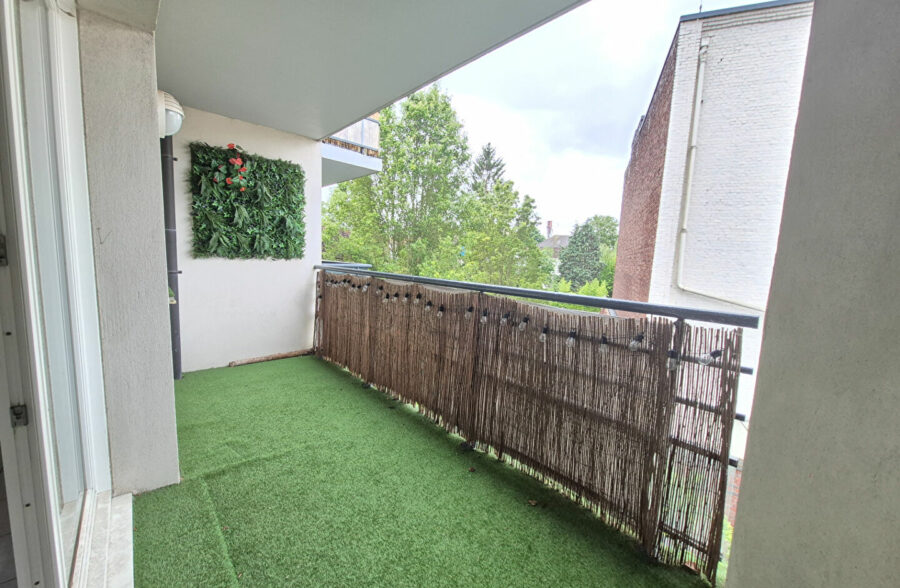 LOOS – CENTRE VILLE – APPARTEMENT – 2 CHAMBRES – 2 BALCONS  GARAGE