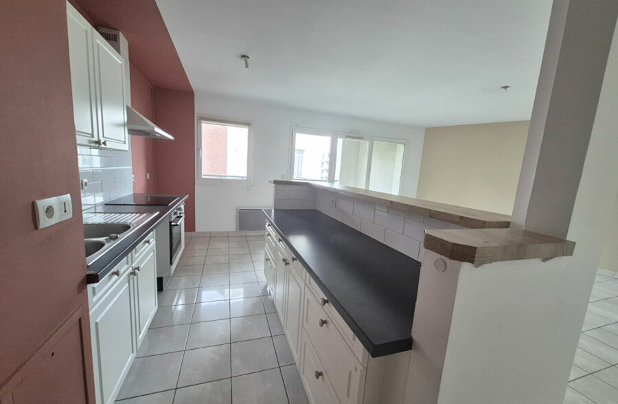 LOOS – CENTRE VILLE – APPARTEMENT – 2 CHAMBRES – 2 BALCONS  GARAGE