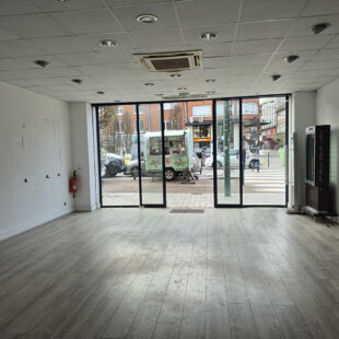 Local commercial Lens 75 m2