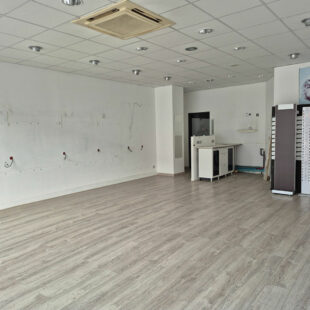 Local commercial Lens 75 m2